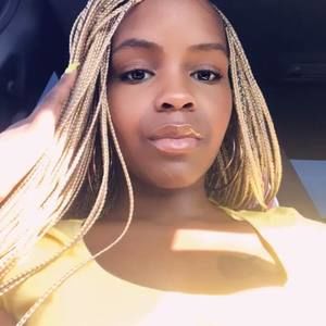 Meet your Posher, Shamaka